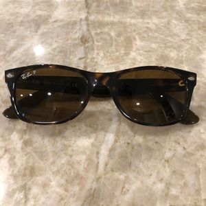 Ray Ban Wayfarers RB2132